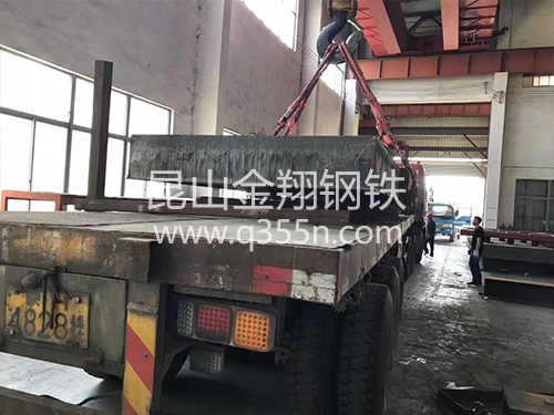 懸臂式箱型焊接機(jī)XH12用于箱型構(gòu)件焊縫焊接